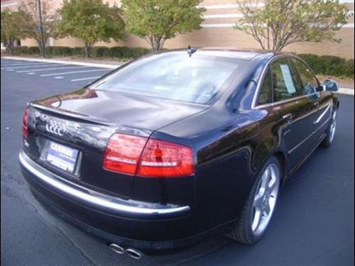 Audi S8 2008 photo 4