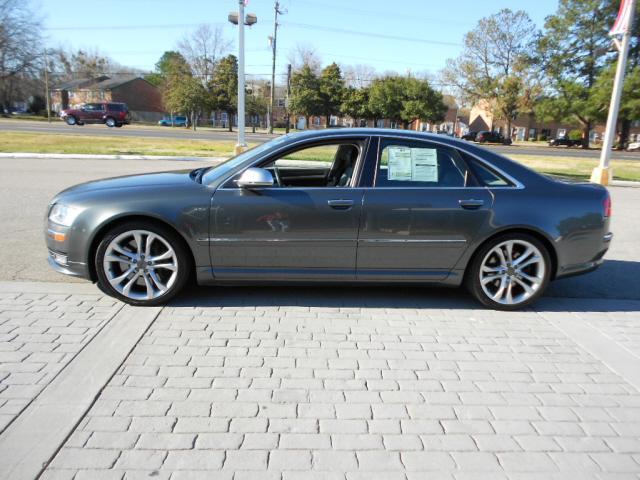 Audi S8 2008 photo 4