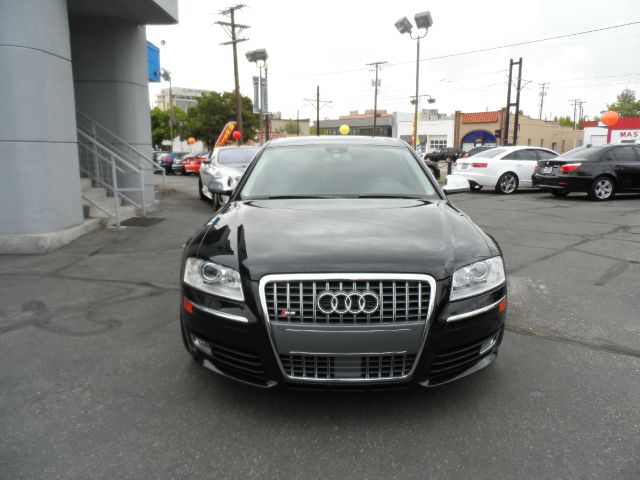 Audi S8 2009 photo 3