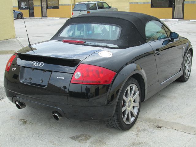 Audi TT 2001 photo 9