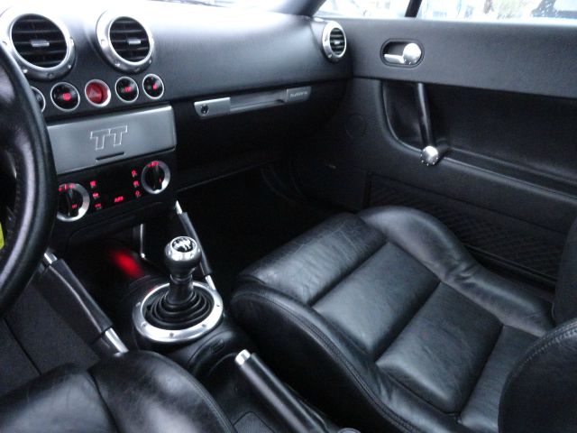 Audi TT 2001 photo 12