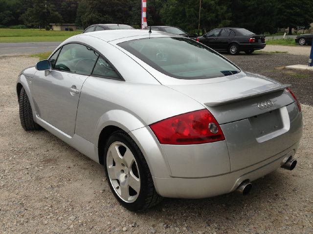 Audi TT 2001 photo 1