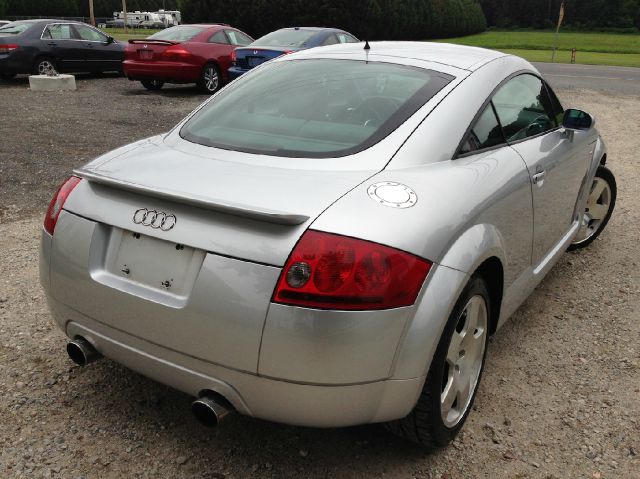 Audi TT 2001 photo 2