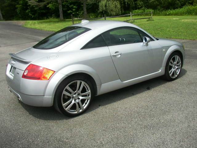 Audi TT 2001 photo 2