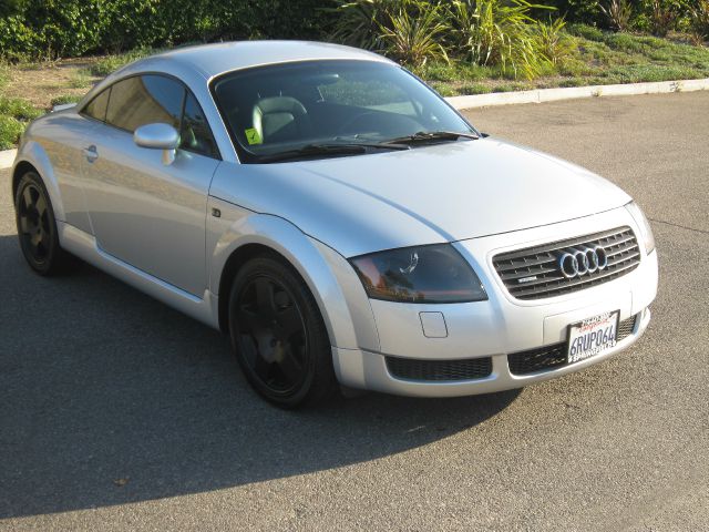 Audi TT 2001 photo 2