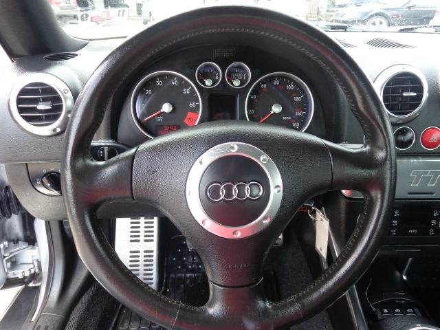 Audi TT 2001 photo 13