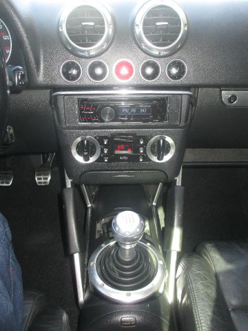 Audi TT 2001 photo 4