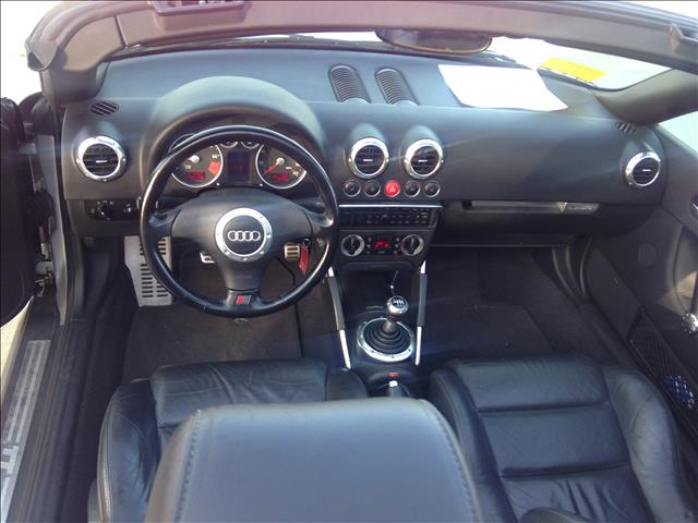 Audi TT 2001 photo 2