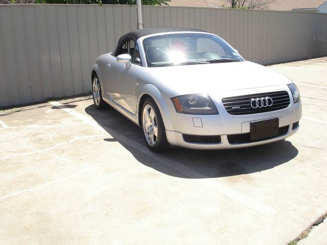 Audi TT 2001 photo 2