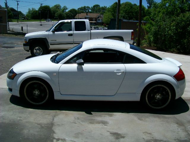 Audi TT 2002 photo 24