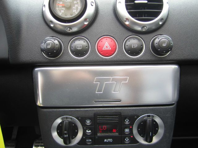 Audi TT 2002 photo 18