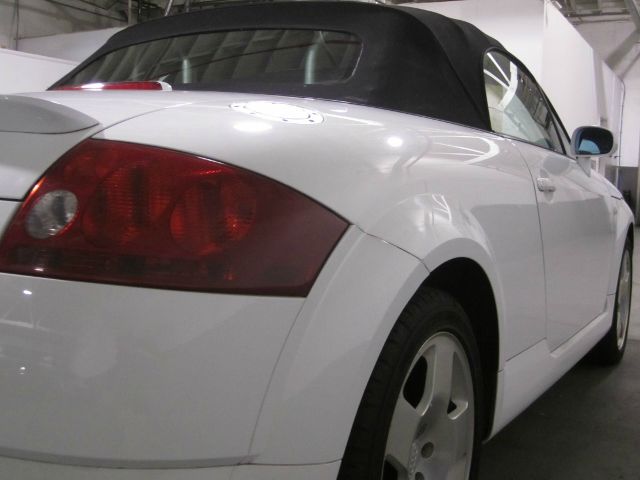 Audi TT 2002 photo 19