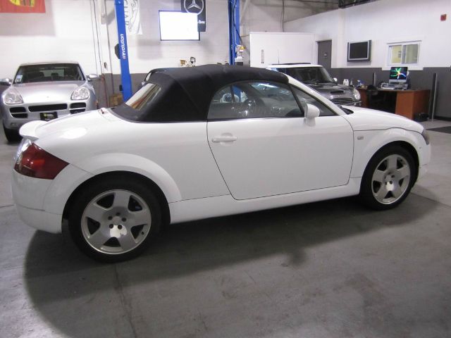 Audi TT 2002 photo 8