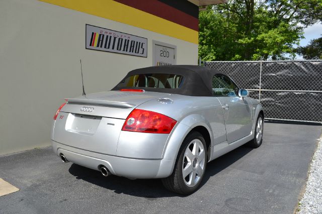 Audi TT 2002 photo 2