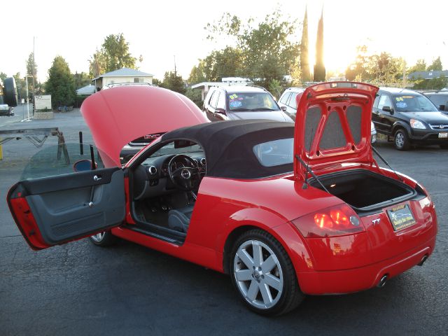 Audi TT 2003 photo 2