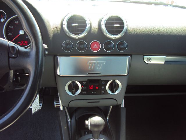 Audi TT 2003 photo 10