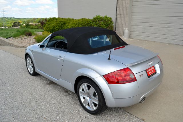 Audi TT 2003 photo 12