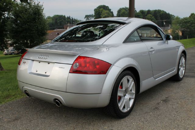 Audi TT 2003 photo 2