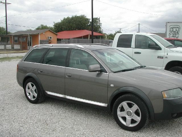 Audi allroad 2002 photo 2