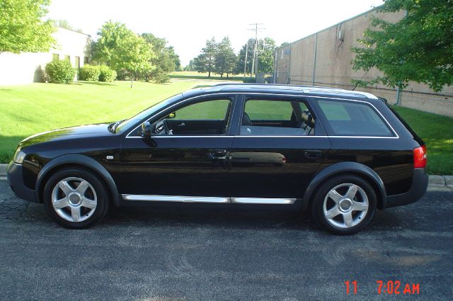 Audi allroad 2003 photo 2