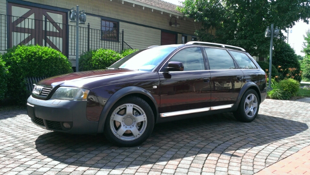 Audi allroad 2004 photo 2