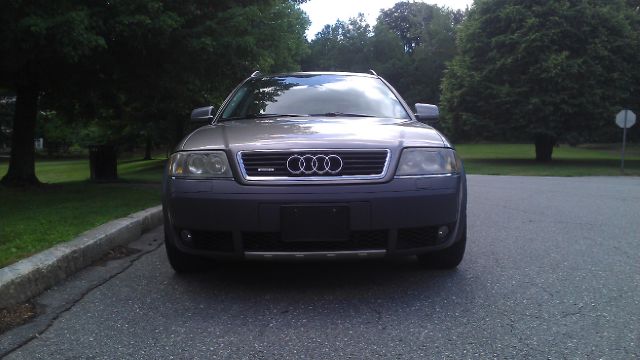 Audi allroad 2004 photo 3