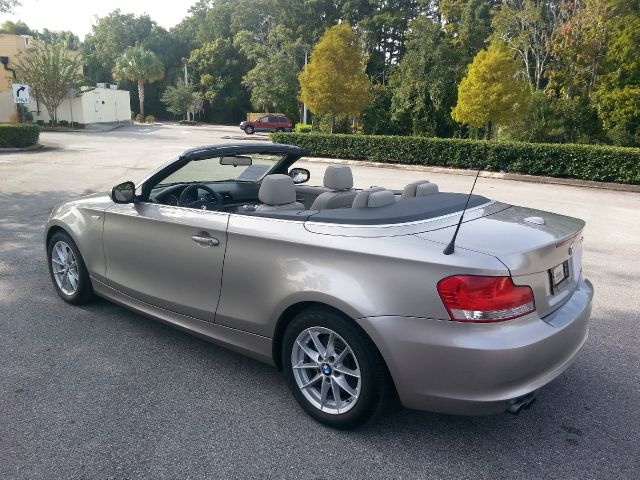 BMW 1 series 2011 photo 3