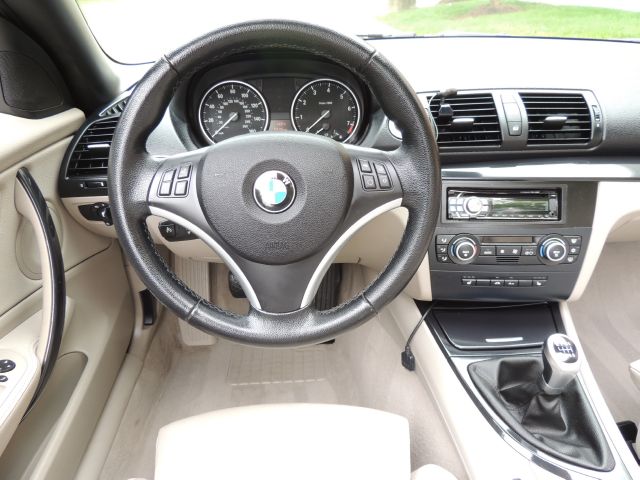 BMW 1 series 2008 photo 9