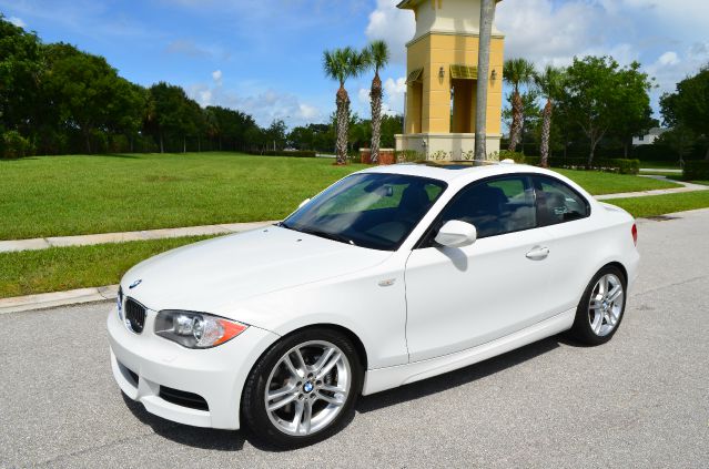 BMW 1 series 2010 photo 2