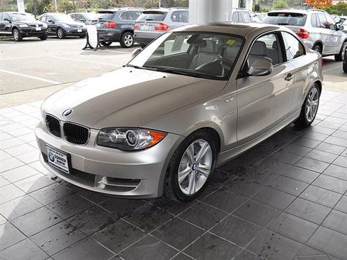 BMW 1 series 2010 photo 2