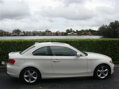 BMW 1 series 2010 photo 2