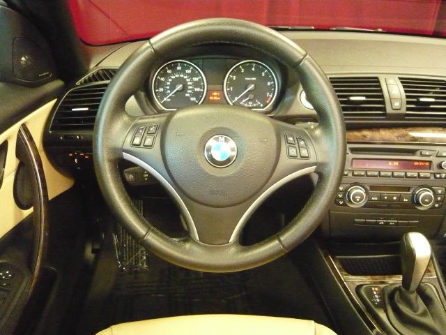 BMW 1 series 2011 photo 26