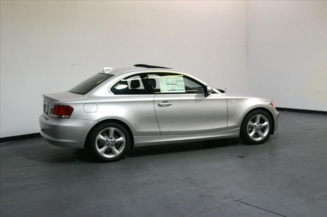 BMW 1 series 2011 photo 1