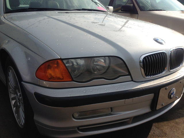 BMW 3-Series 2001 photo 2