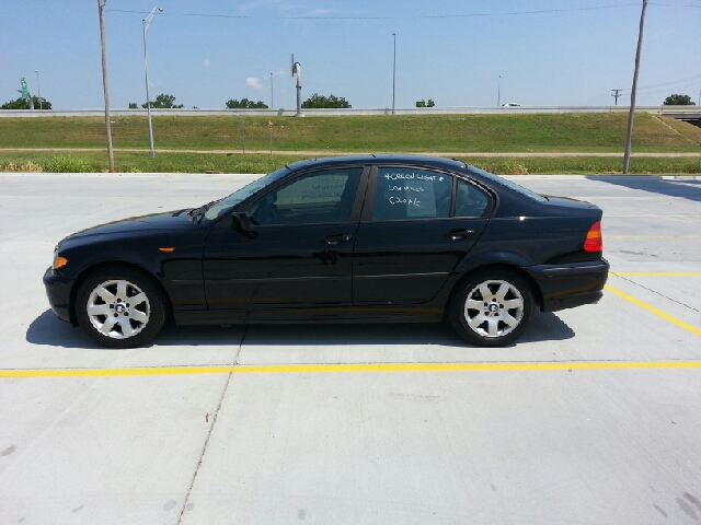 BMW 3-Series 2004 photo 2