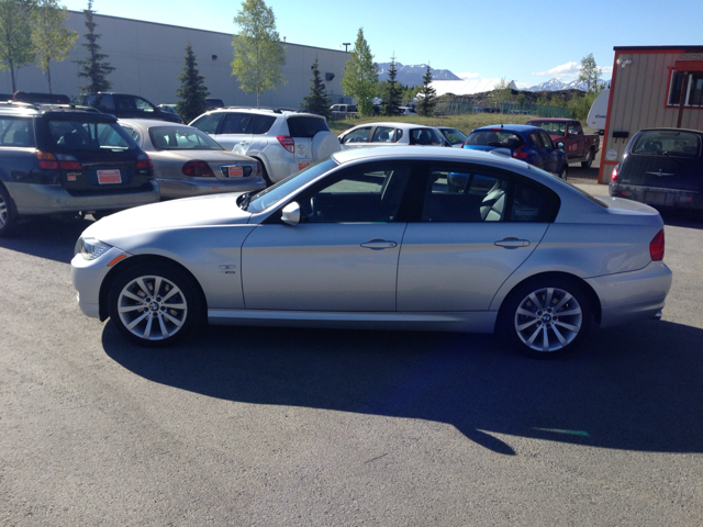 BMW 3-Series 2011 photo 6