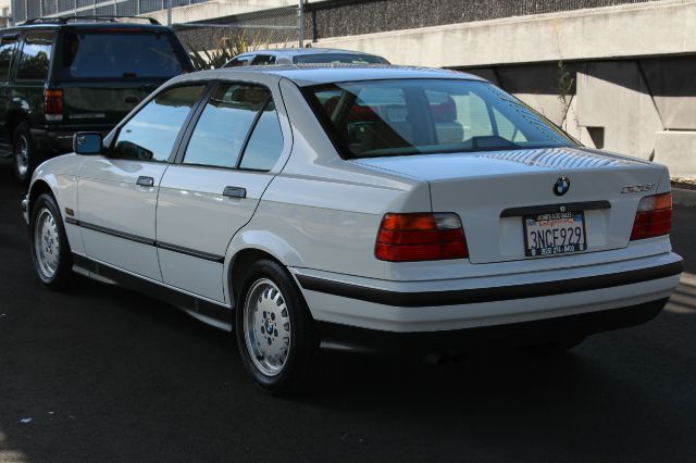 BMW 3 series 1995 photo 1