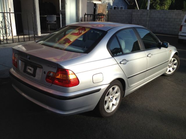 BMW 3 series 2003 photo 2