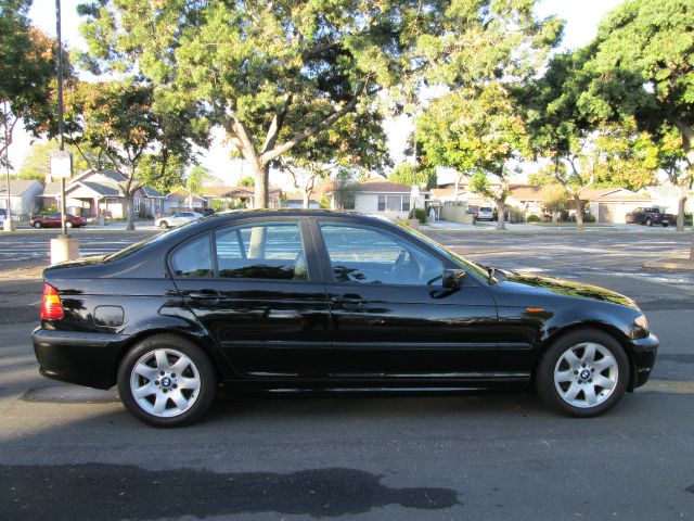 BMW 3 series 2004 photo 2