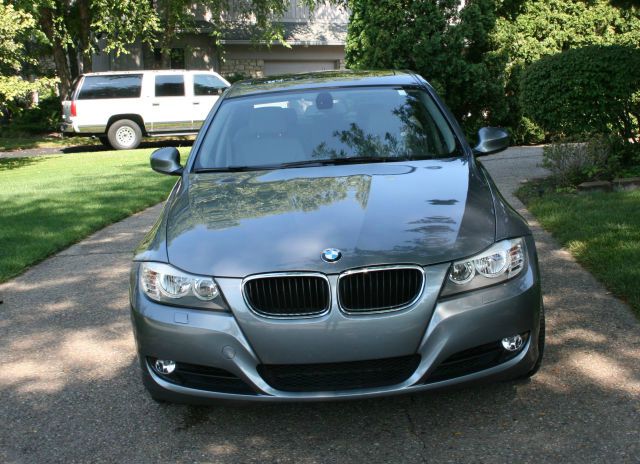 BMW 3 series 2010 photo 1