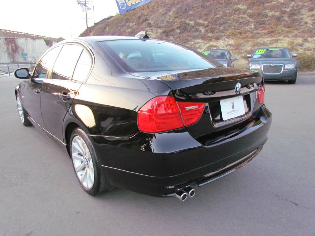 BMW 3 series 2011 photo 1