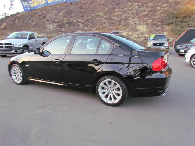 BMW 3 series 2011 photo 2