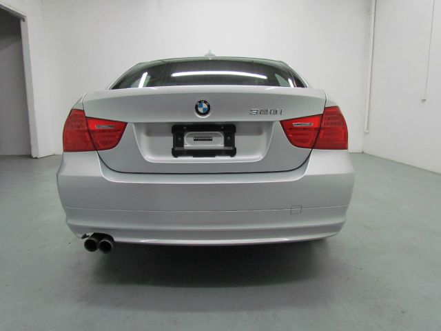 BMW 3 series 2011 photo 1