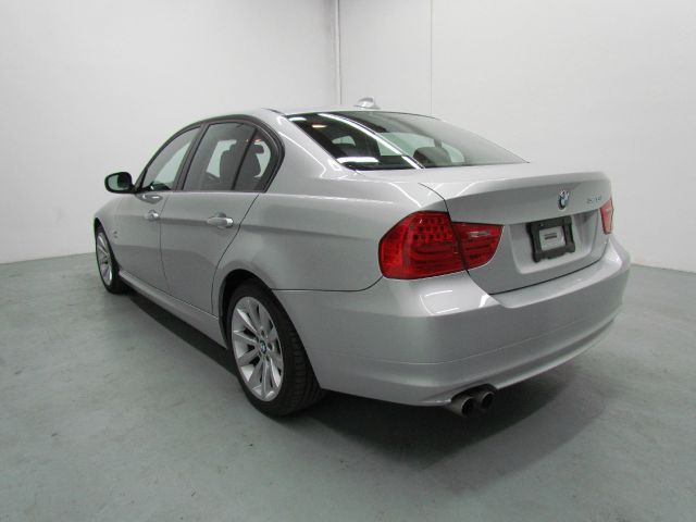 BMW 3 series 2011 photo 2