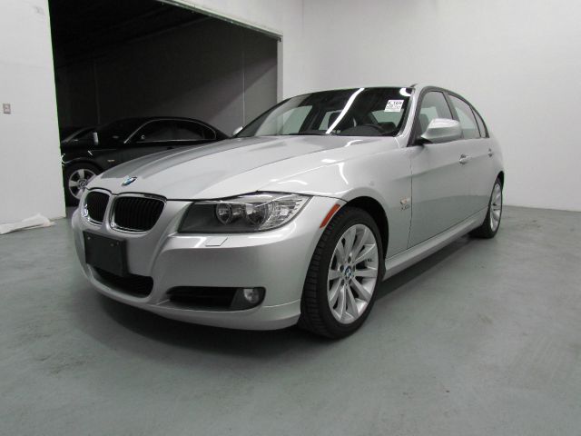 BMW 3 series 2011 photo 3