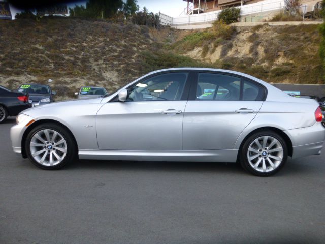 BMW 3 series 2011 photo 3