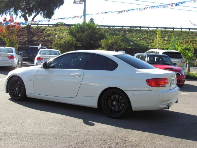 BMW 3 series 2011 photo 3