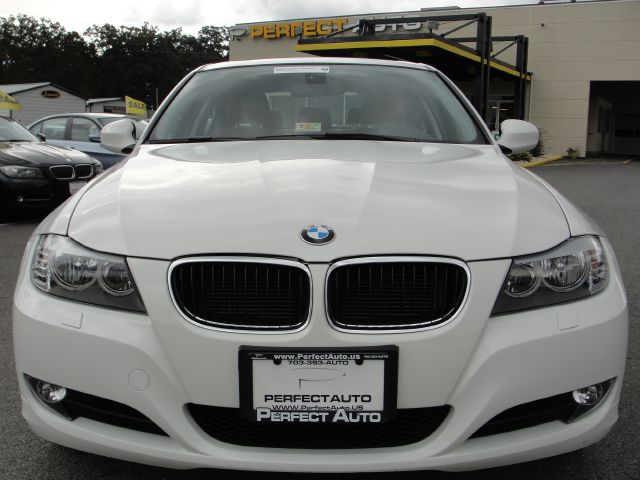 BMW 3 series 2011 photo 1