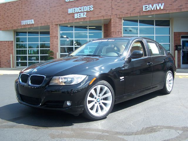 BMW 3 series 2011 photo 2