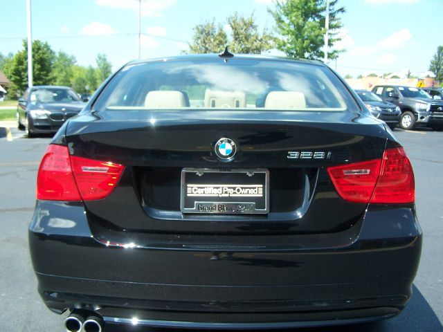 BMW 3 series 2011 photo 3